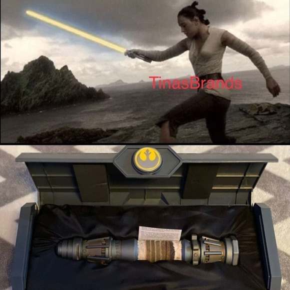 New Star Wars Galaxy Edge REY SKYWALKER LEGACY LIGHTSABER Yellow Disney Sold Out - Picture 1 of 12